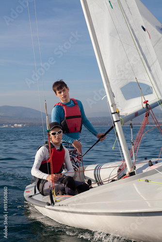 Obraz na płótnie sailing regatta in sea w salonie