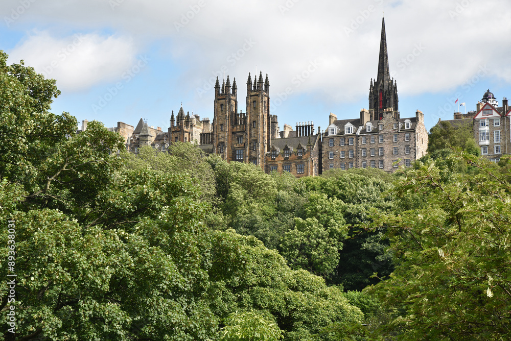 Fototapeta premium Tours gothiques à Edimbourg. Ecosse