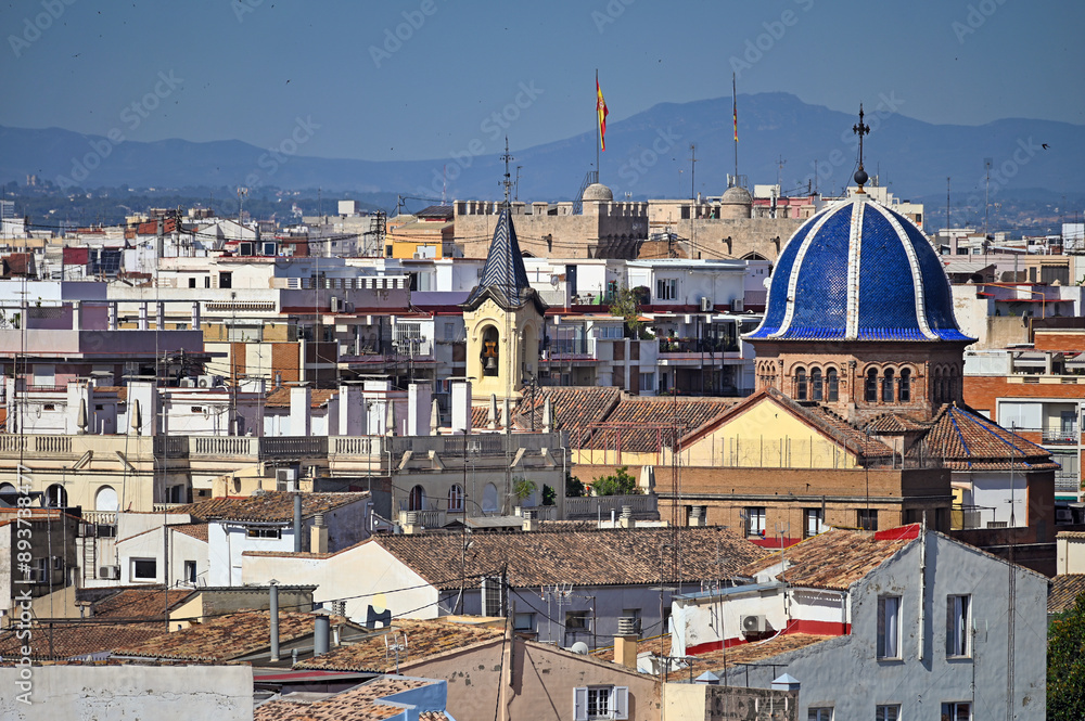Obraz premium Church towers and old buildings in Valencia