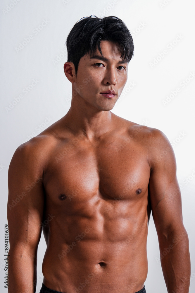 Fototapeta premium 素晴らしい肉体をしたアジア男性のフィットネスイメージ