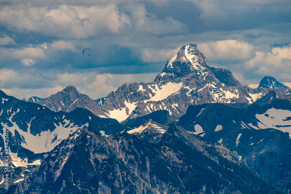 Fototapeta premium Mountain tour over the Brunnenauscharte to the Hochgrat on the Nagelfluhkette