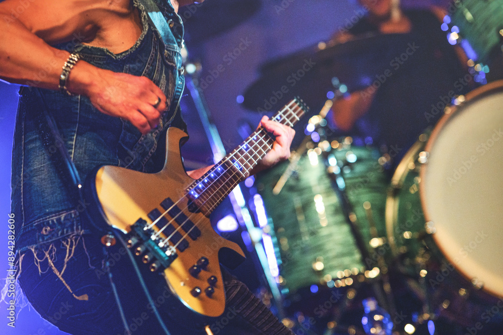 © michelangeloop - Five string electric bass in a band