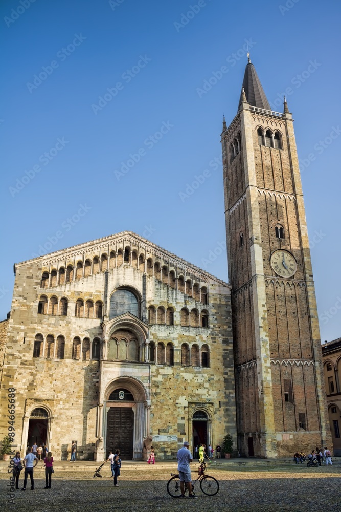 parma, italien - kathedrale und campanile