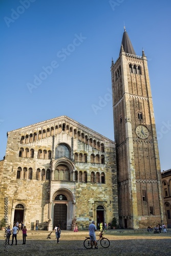 Obraz na płótnie parma, italien - kathedrale und campanile w salonie