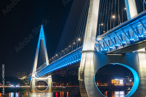 Obraz na płótnie Night view of Baiju Temple Yangtze River Bridge, Chongqing, China.Chinese translation: Baiju Temple Yangtze River Bridge w salonie