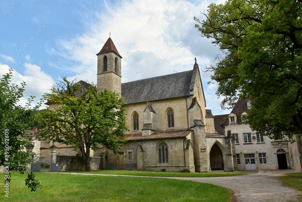 La chapelle de l’ancienne Chartreuse Saint-Sauveur de Villefranche-de-Rouergue dans l’Aveyron La chapelle de l’ancienne Chartreuse Saint-Sauveur de Villefranche-de-Rouergue dans l’Aveyron