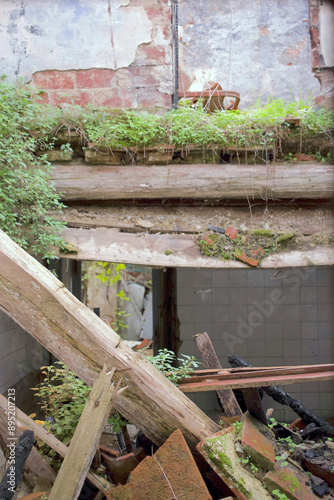 house that is falling apart