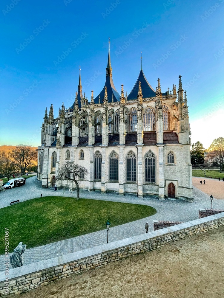 Obraz premium castle in the park