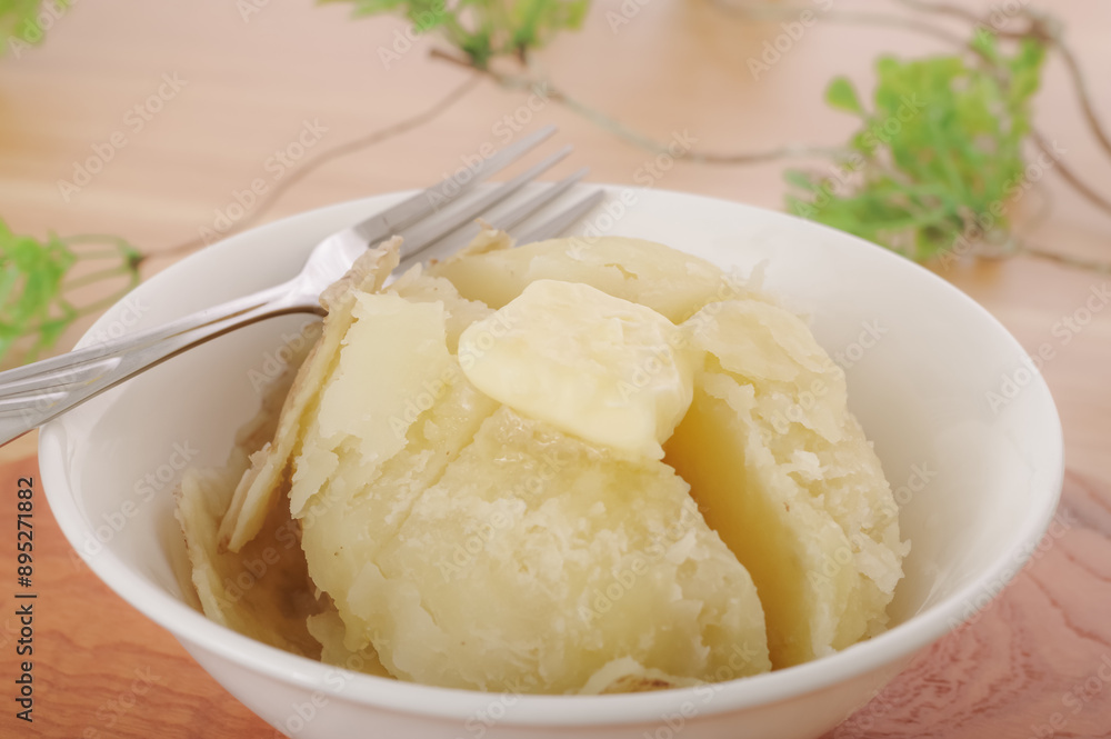 美味しそうなじゃがバター 美味しそうなじゃがバター