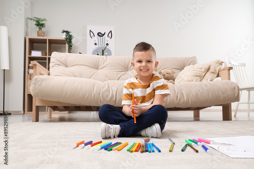 Cute little boy with felt-t...