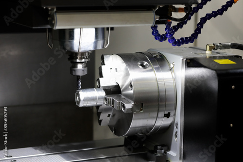 Tableau sur toile workpiece milling with 4 axis CNC machining center