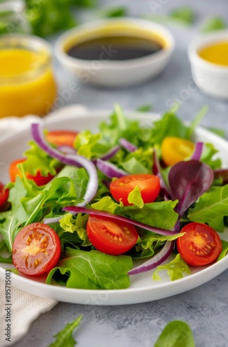 Green Salad With Tomatoes and Red Onion