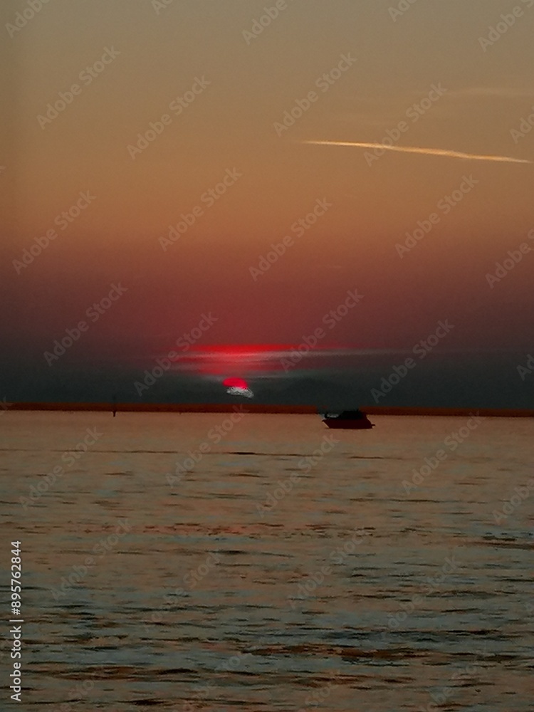 Fototapeta premium tramonto sul mare