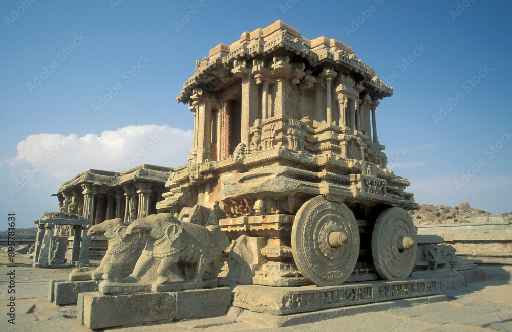 Fototapeta premium INDIA KARNATAKA HAMPI STONE CHARIOT TEMPLE