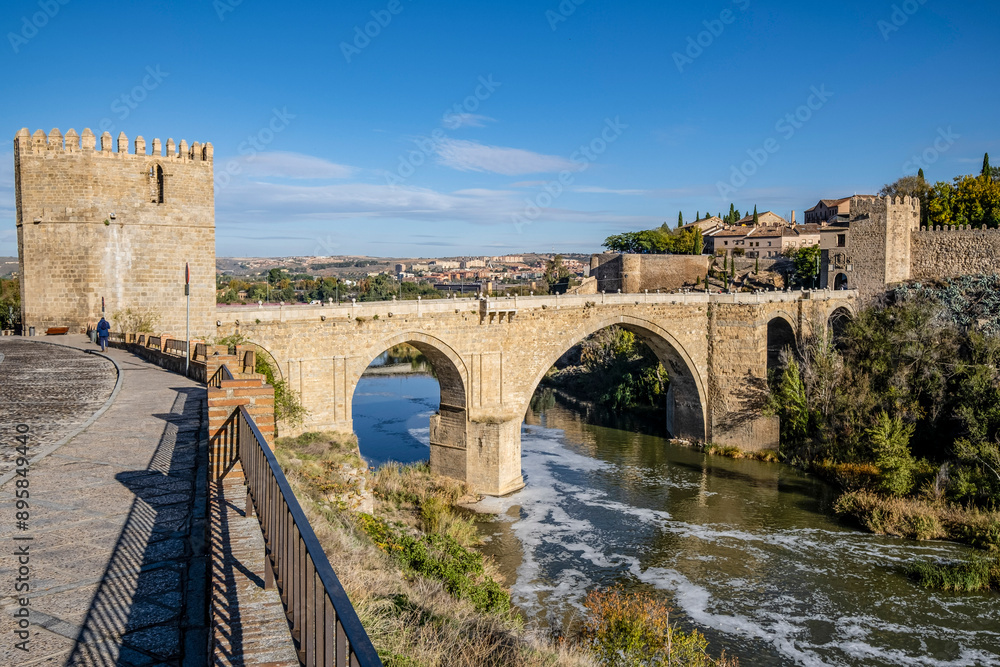 San Martín bridge, medieval bridge over the river Tagus, Toledo, Castilla-La Mancha, Spain San Martín bridge, medieval bridge over the river Tagus, Toledo, Castilla-La Mancha, Spain