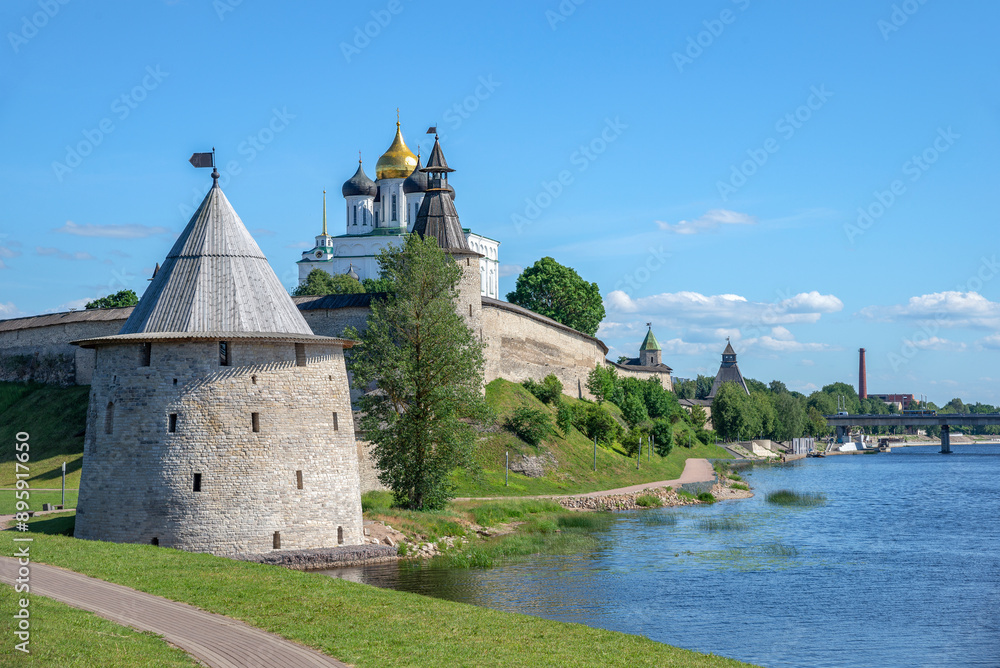 Old Kremlin on the banks of the Velikaya River, Pskov, Russia Old Kremlin on the banks of the Velikaya River, Pskov, Russia
