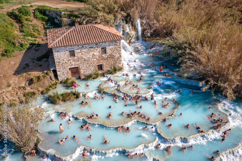 Φωτογραφία Natural spa with waterfalls in Saturnia, Tuscany, Italy.