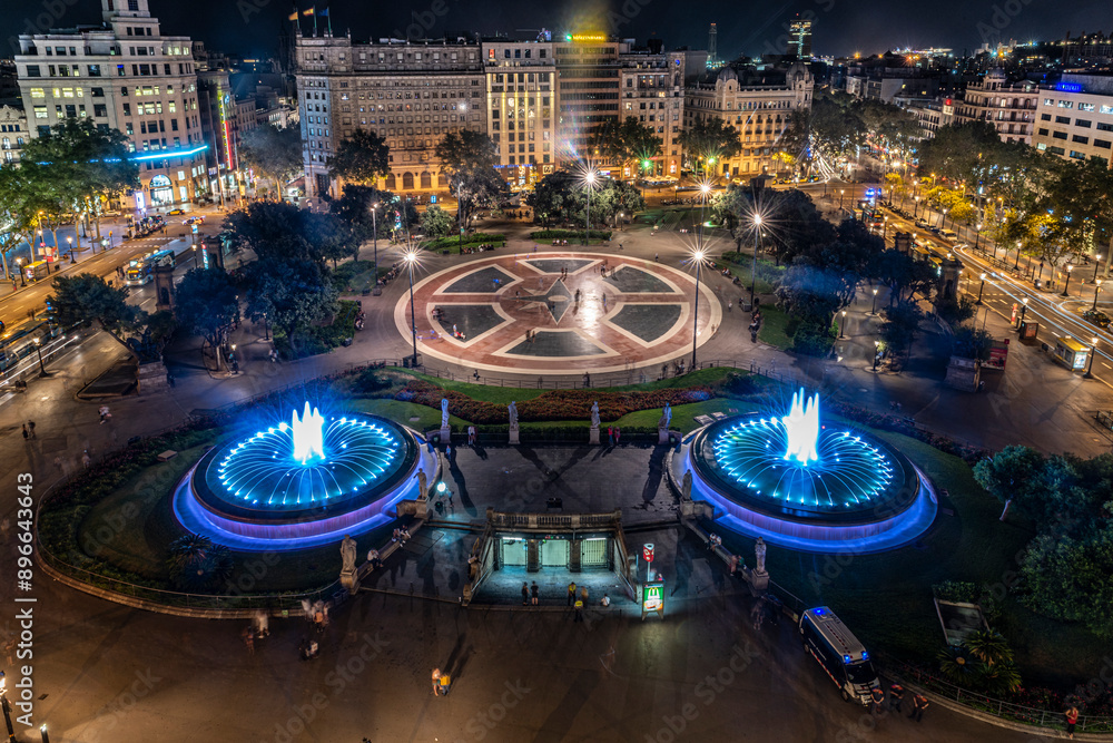 Arquitectura de la Plaza de Cataluña, Barcelona, España Arquitectura de la Plaza de Cataluña, Barcelona, España