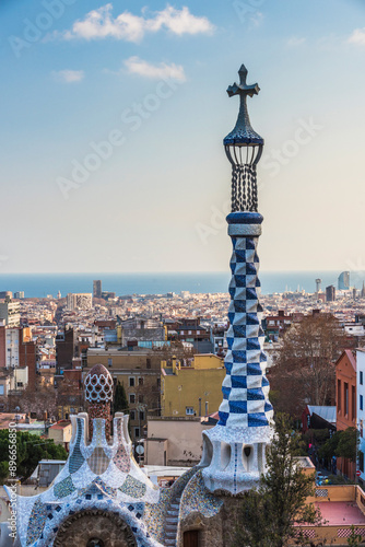 Vista de la ciudad de Barcelona desde el Parque Güell, España photo