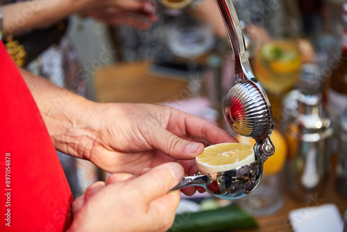 creation of alcoholic and non-alcoholic cocktails