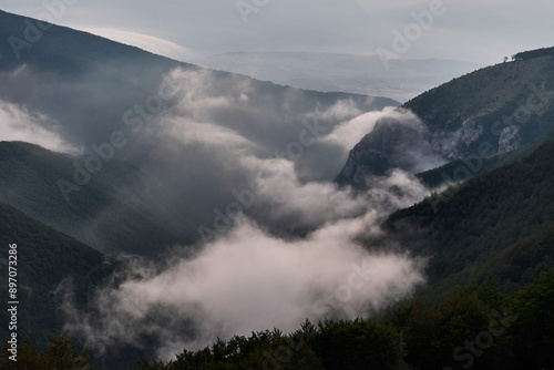 Tramonto con inversione termica tra i valloni del Parco Nazionale della Maiella photo