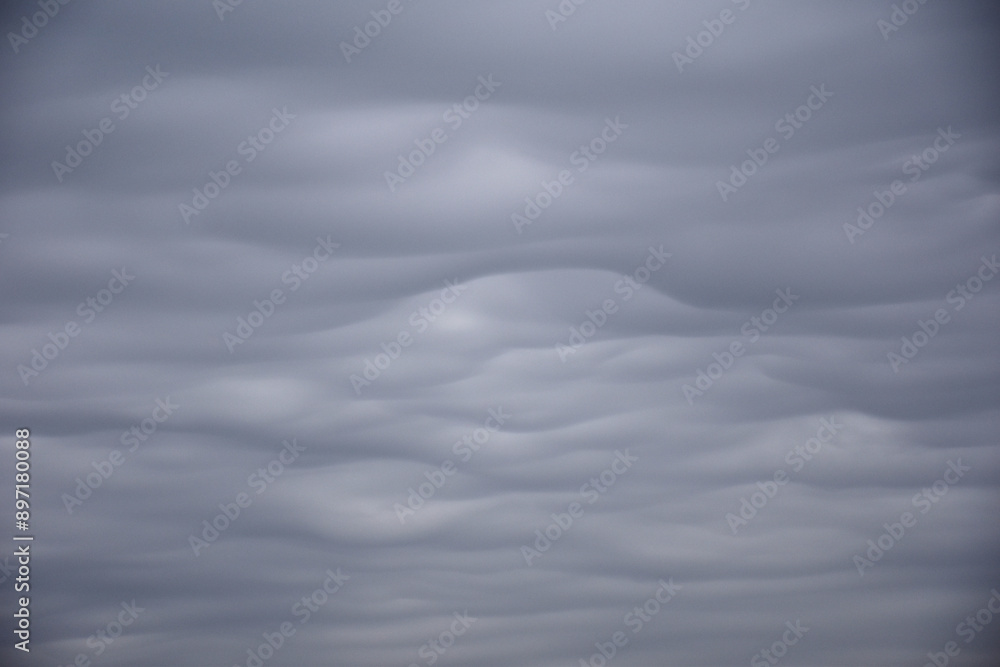 雲の多い空、不思議な模様 雲の多い空、不思議な模様