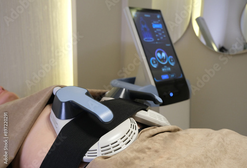 Slimming device with ems treatment