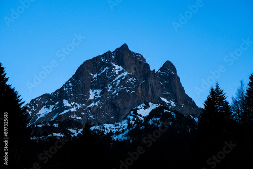 Pic du midi d'Ossau au couché du soleil