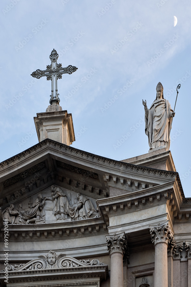 Views of the historic centers of the city of Turin Views of the historic centers of the city of Turin