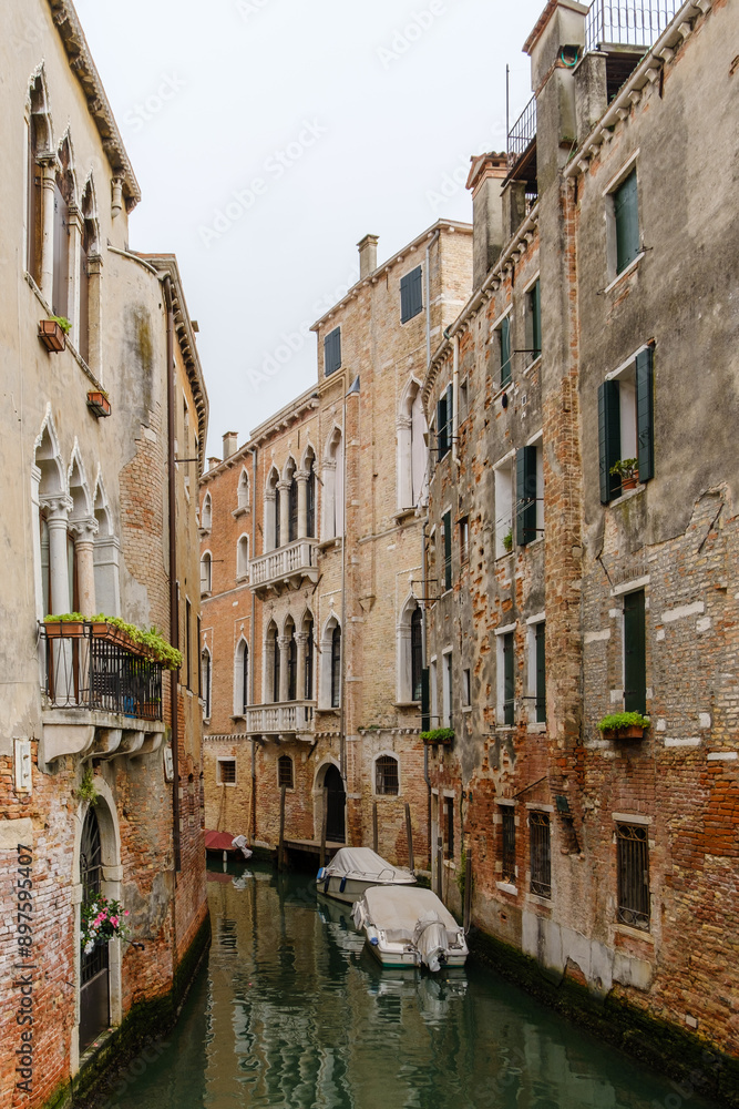 Lost in Venice: A Journey Through the City’s Charming Streets Lost in Venice: A Journey Through the City’s Charming Streets