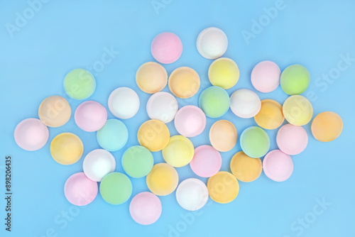 Carta da parati Flying saucer sherbet sweet treat food on blue background