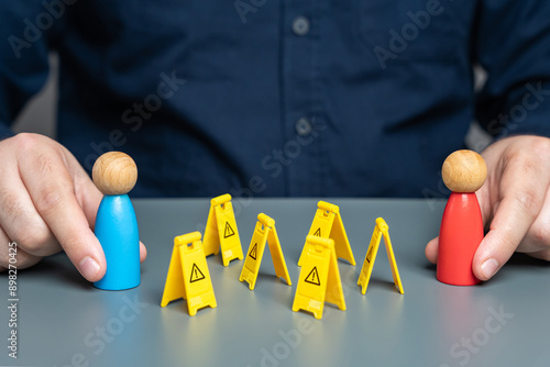 Tableau sur toile Find understanding between people and reach a compromise