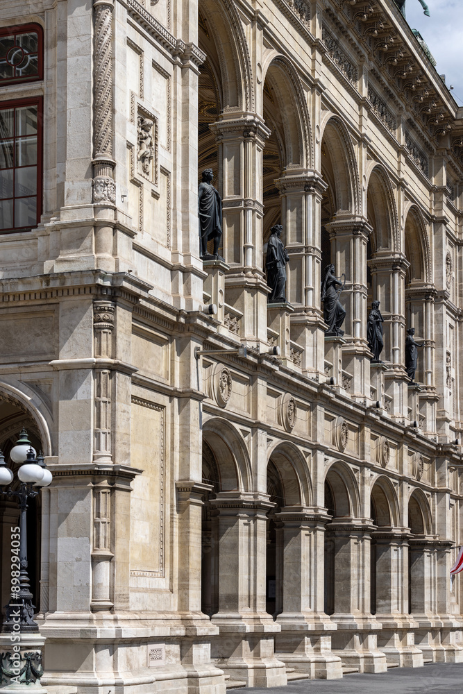 Vienna State Opera, neo-renaissance building on the Vienna Ring Road, Vienna, Austria