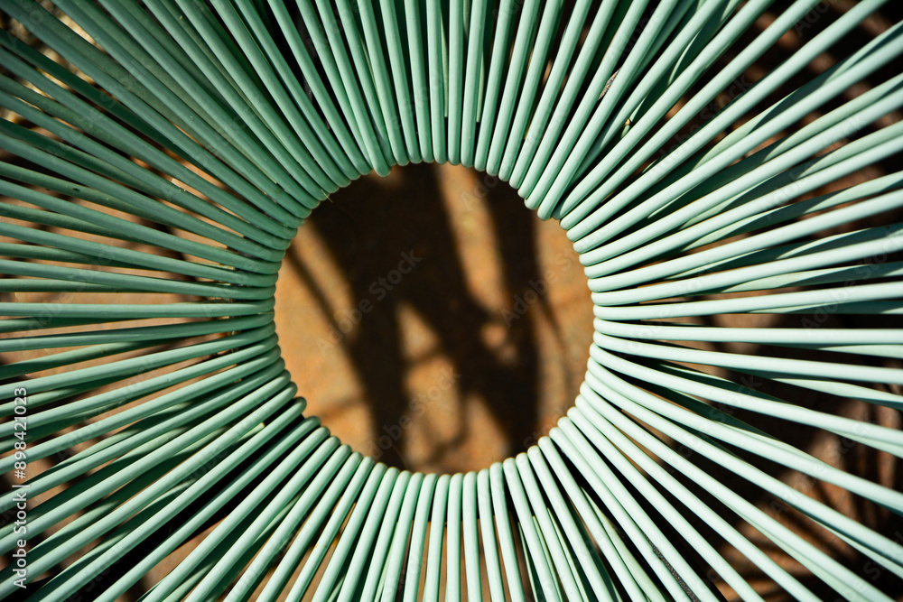 abstrakcja, koło z prązkami, fotel żyłkowy Acapulco, Acapulco armchair,