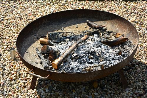 Obraz na płótnie palenisko ogrodowe, misa stalowa palenisko ogrodowe, steel bowl garden fireplace, A metal firepit bowl, a round fire steel pit, Patio Fire Pit Steel Round
w salonie