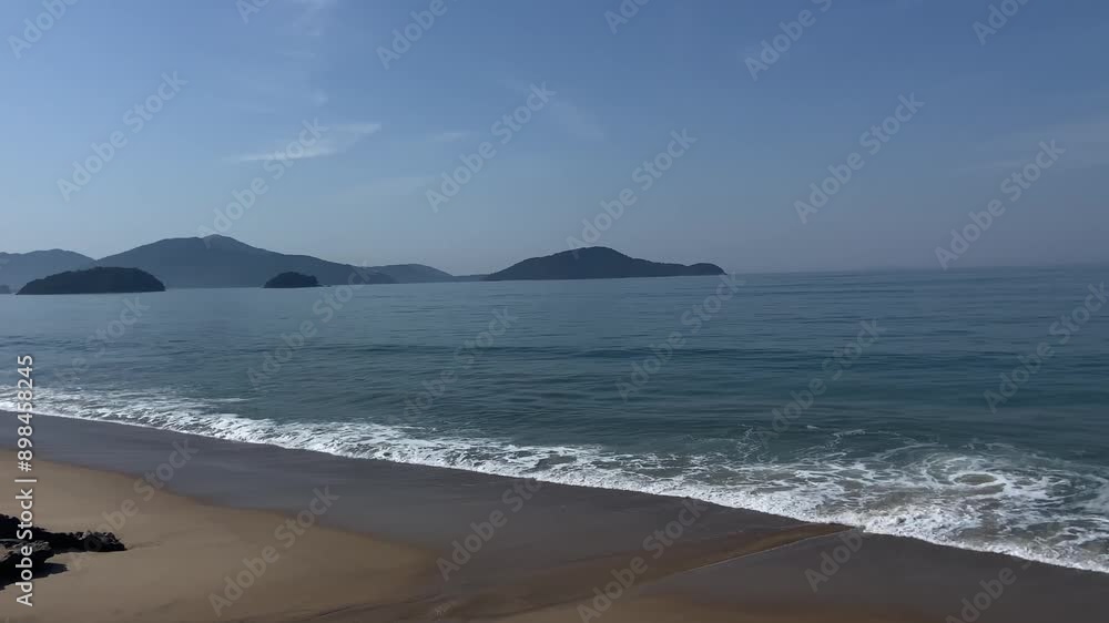 Praia agitada no mar do Brasil Praia agitada no mar do Brasil