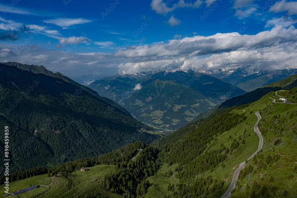 Naklejka premium Landschaft Jauffenpass Südtirol