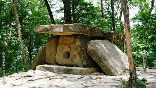 Fotografija landscape old megalithic stone landmark ancient dolmen historic rock gelenjik to
