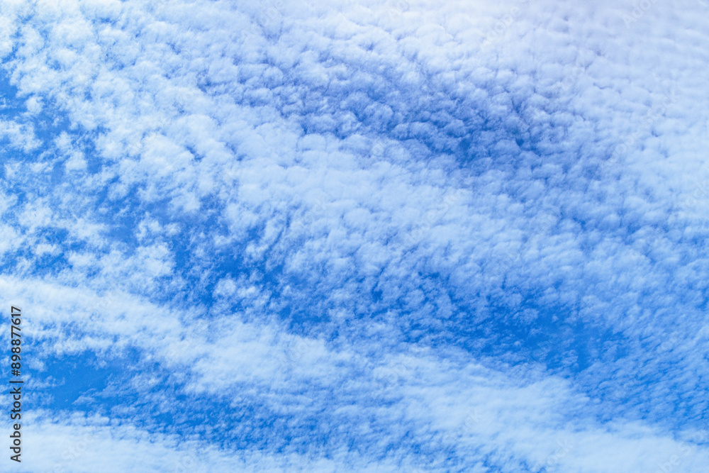 青空に浮かぶ雲 青空に浮かぶ雲