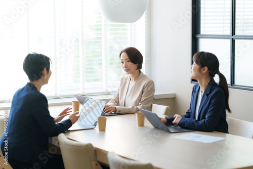 女性　ビジネス