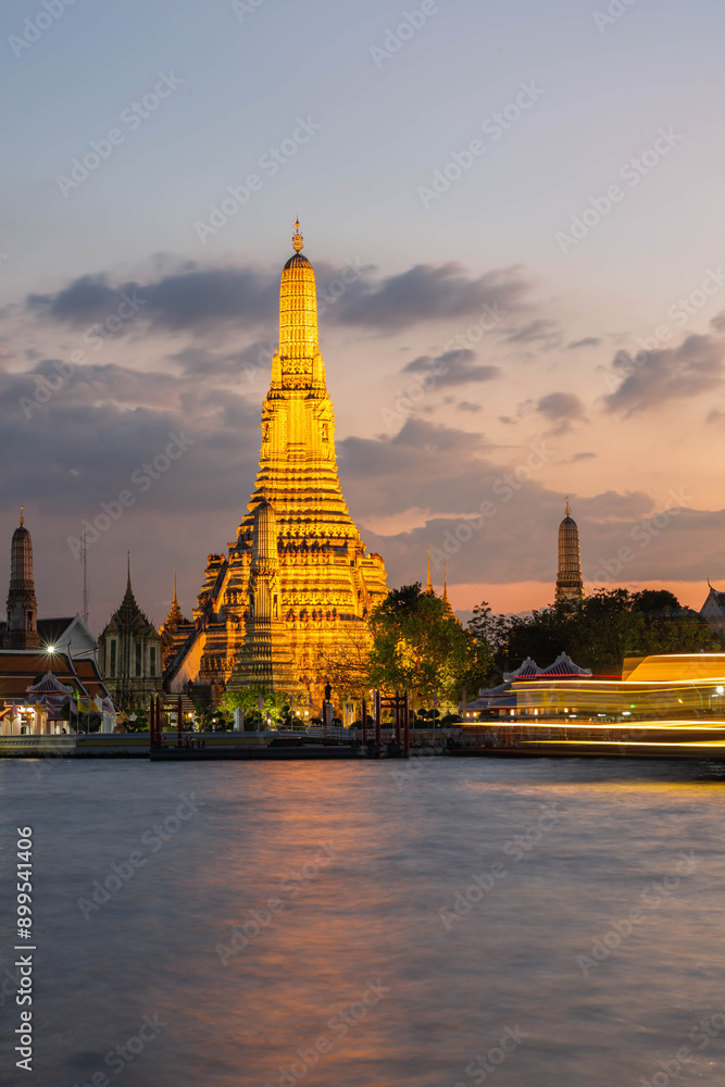 Popular attractions of Bangkok, Thailand: Lumphini Park, a marke