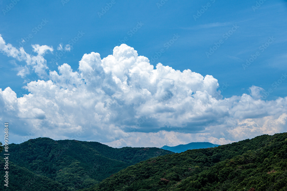 夏の青空と白い雲 夏の青空と白い雲