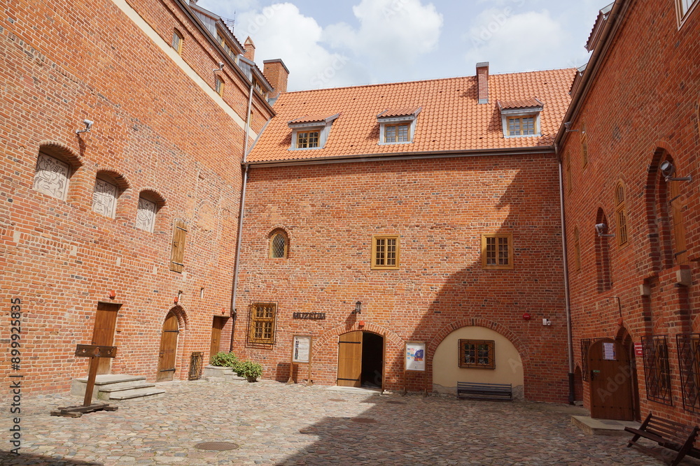Kętrzyn. Zamek gotycki. Dziedziniec. Polska - Mazury - Warmia.