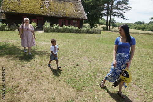 Obraz na płótnie Dziecko, mama i babcia na spacerze. Olsztynek. Polska - Mazury - Warmia. w salonie