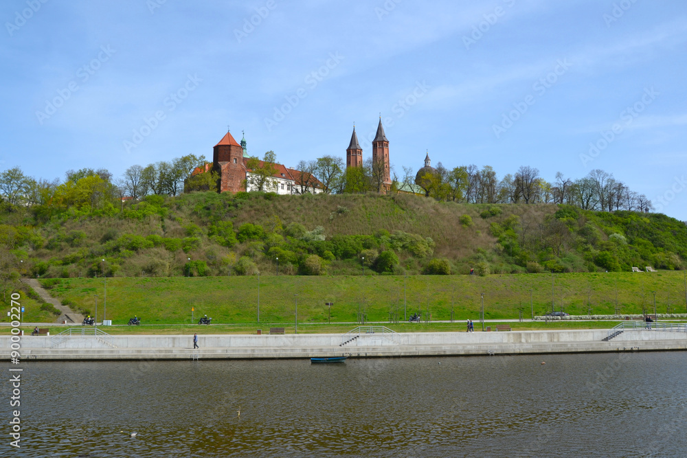 Φωτογραφία Plock Cathedral (Polish: Katedra Płocka), or the Cathedral of the Blessed Virgin Mary of Masovia, Plock, Poland