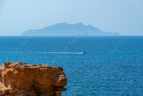 Ile à l'horizon photo