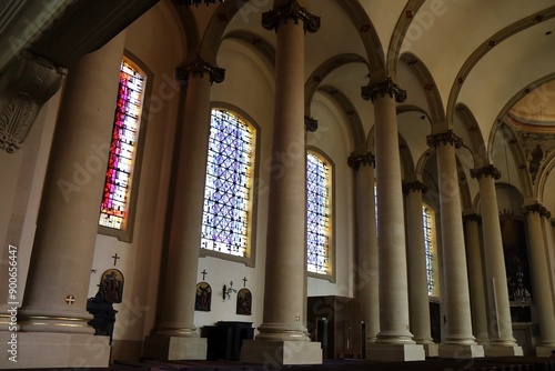 L'église Saint Maximin, de style néo-classique, ville de Thionville, département de la Moselle, France photo