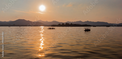 Obraz na płótnie Panorama of sunset over West Lake in Hangzhou, China w salonie