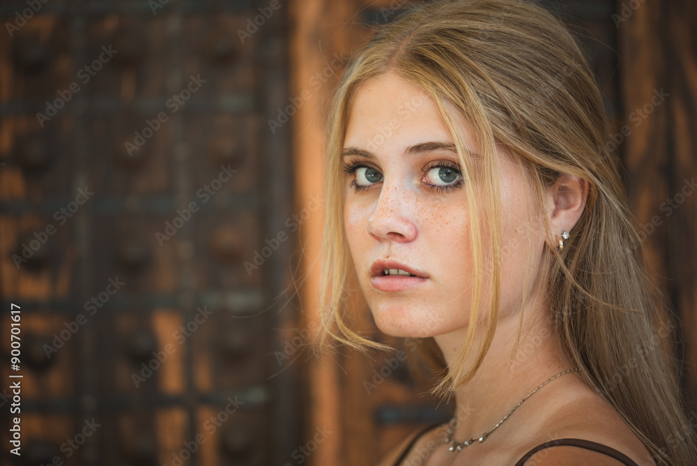 Fototapeta premium Junge Frau / Gesicht