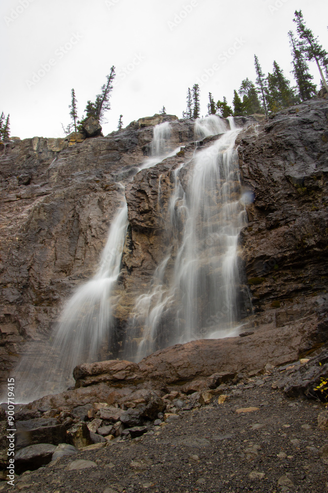 Obraz premium Tangle Creek Falls in Jasper National Park, Canada